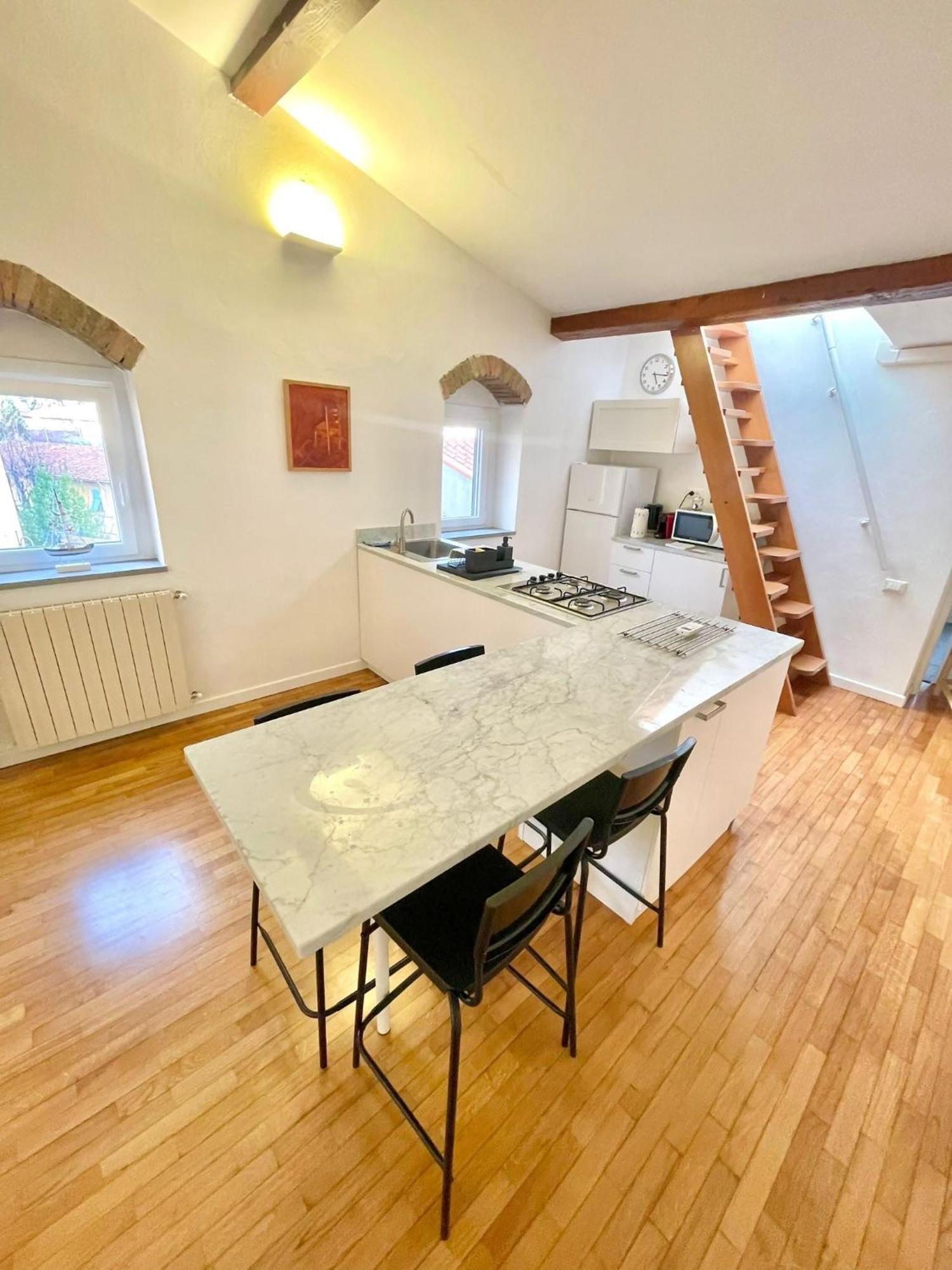 Susannas Lovely New Apartment 리보르노 외부 사진