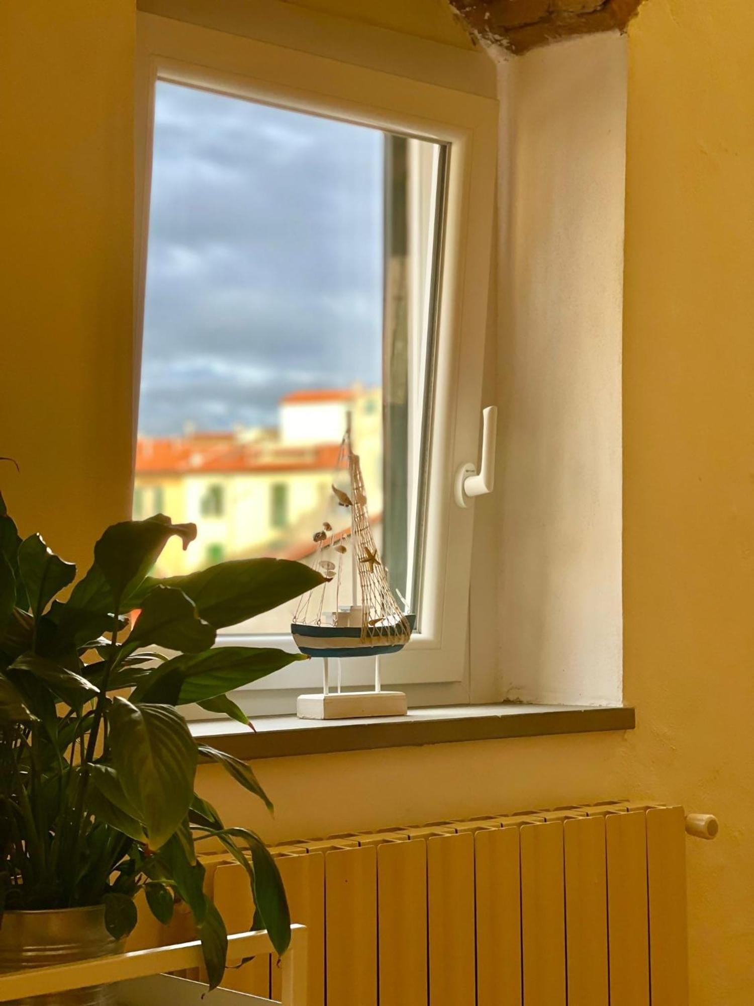 Susannas Lovely New Apartment 리보르노 외부 사진